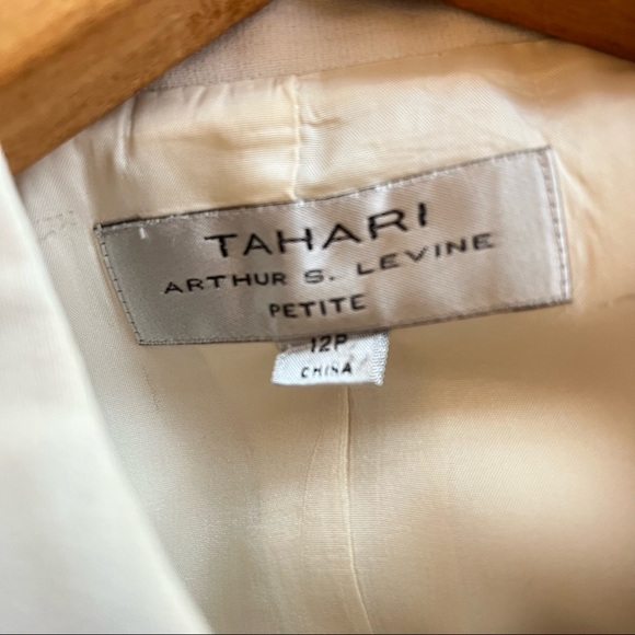 TAHARI by Arthur s. Levine ivory jacket - Picture 3 of 4